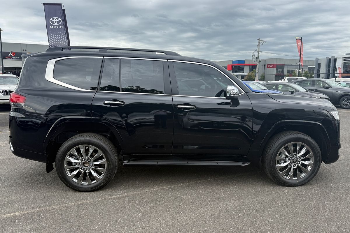 2025 Toyota Landcruiser Sahara ZX FJA300R