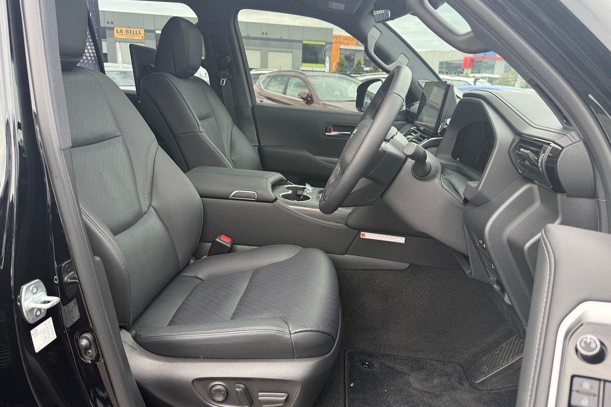 2025 Toyota Landcruiser Sahara ZX FJA300R