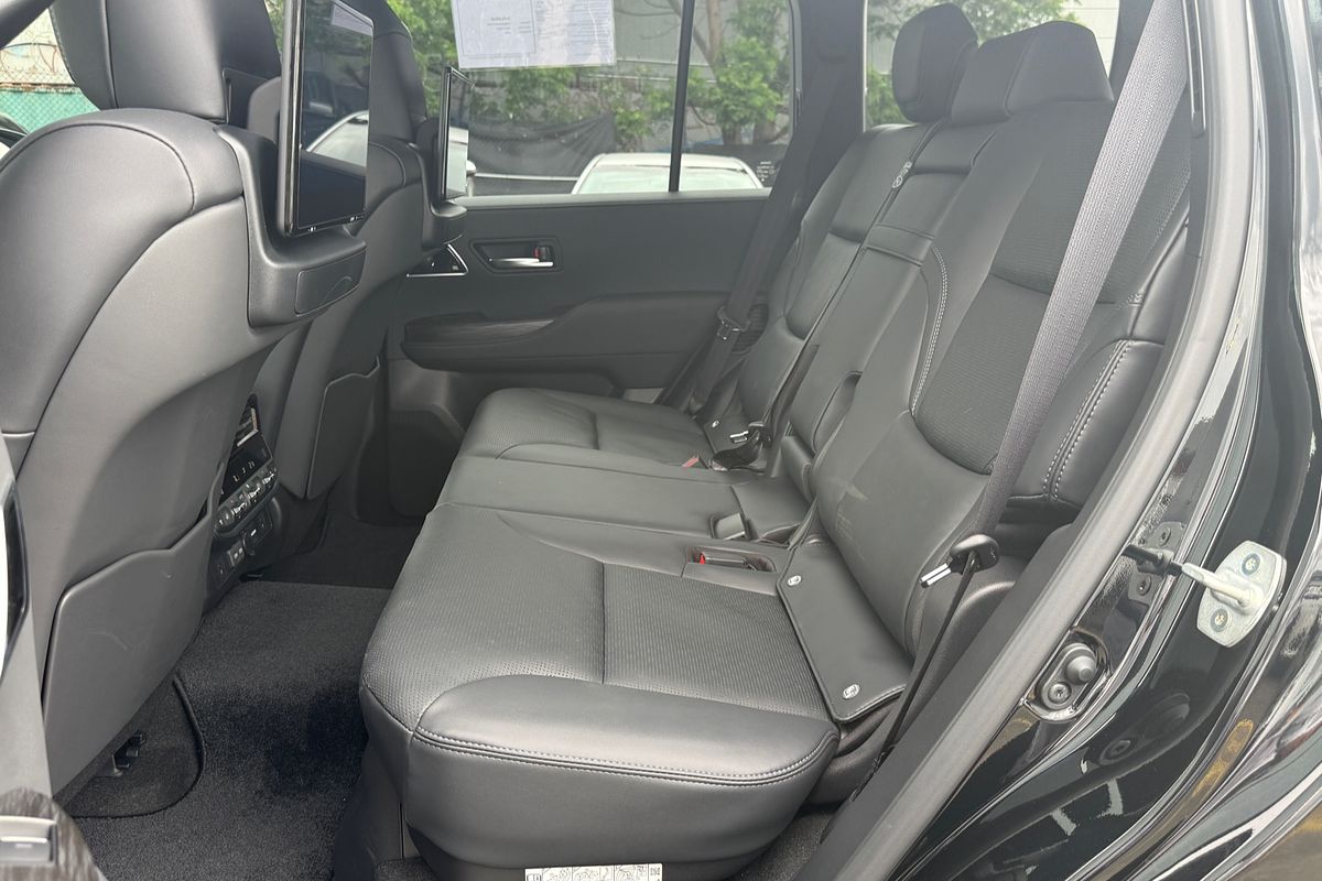 2025 Toyota Landcruiser Sahara ZX FJA300R