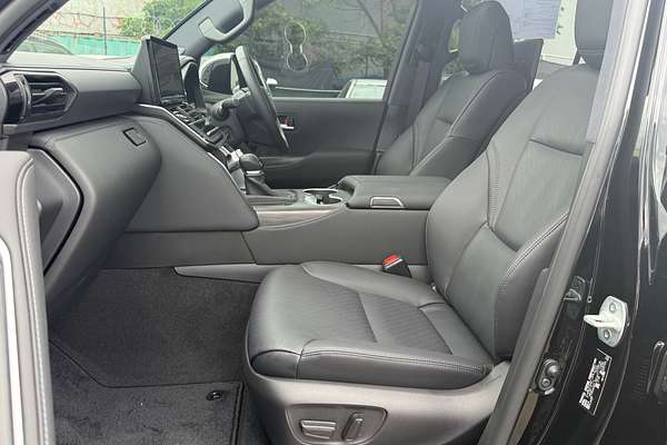 2025 Toyota Landcruiser Sahara ZX FJA300R