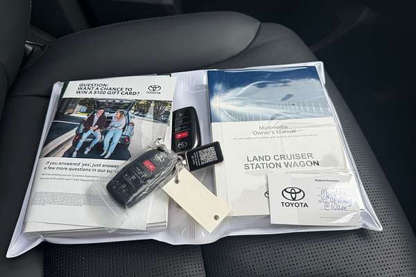 2025 Toyota Landcruiser Sahara ZX FJA300R