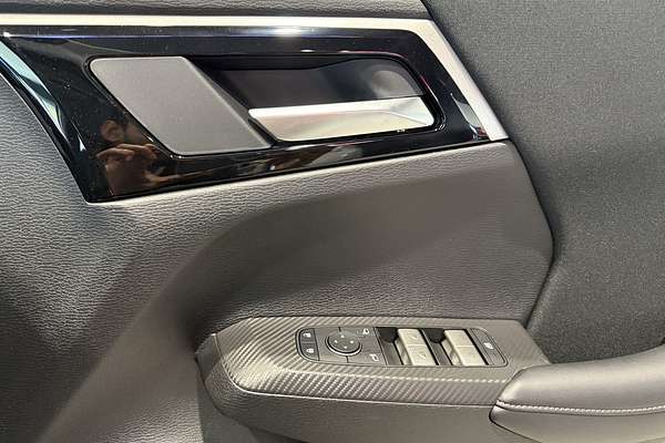 2025 Mitsubishi Outlander ES ZM