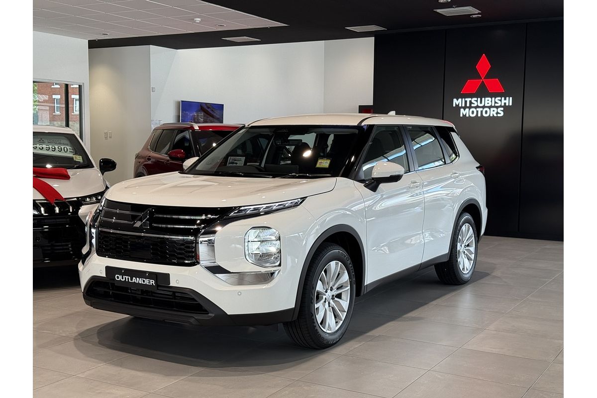 2025 Mitsubishi ZM Outlander ES 2.5L CVT 2WD 5ST 2025 Mitsubishi ZM Outlander ES 2.5L CVT 2WD 5ST