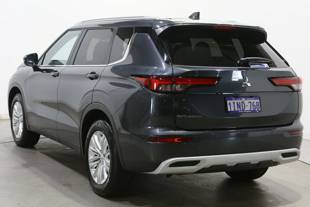 2025 Mitsubishi Outlander LS ZM