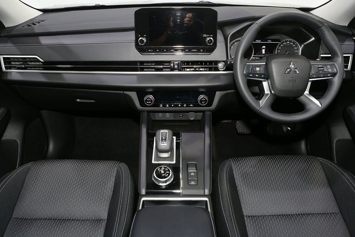 2025 Mitsubishi Outlander LS ZM