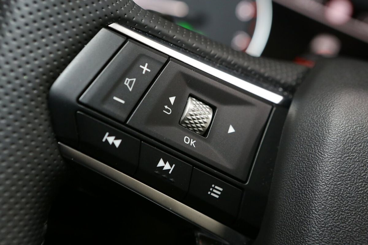 2025 Mitsubishi Outlander LS ZM