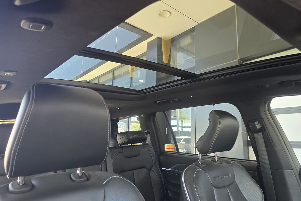 2023 Jeep Grand Cherokee Overland WL