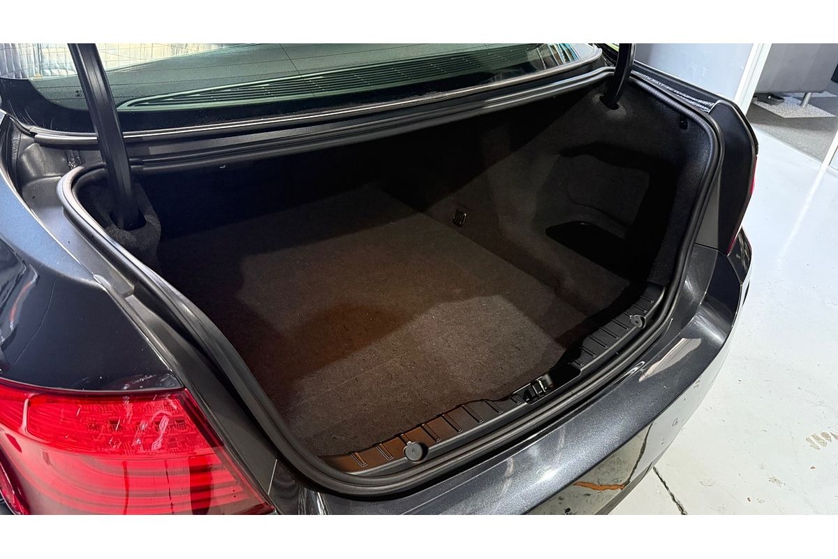 2011 BMW 5 Series 520d F10