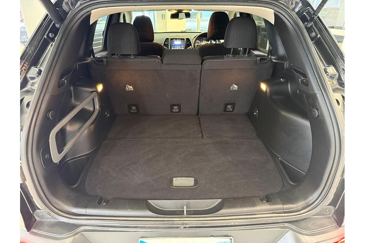 2015 Jeep Cherokee Blackhawk KL