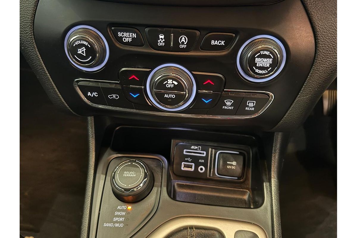 2015 Jeep Cherokee Blackhawk KL