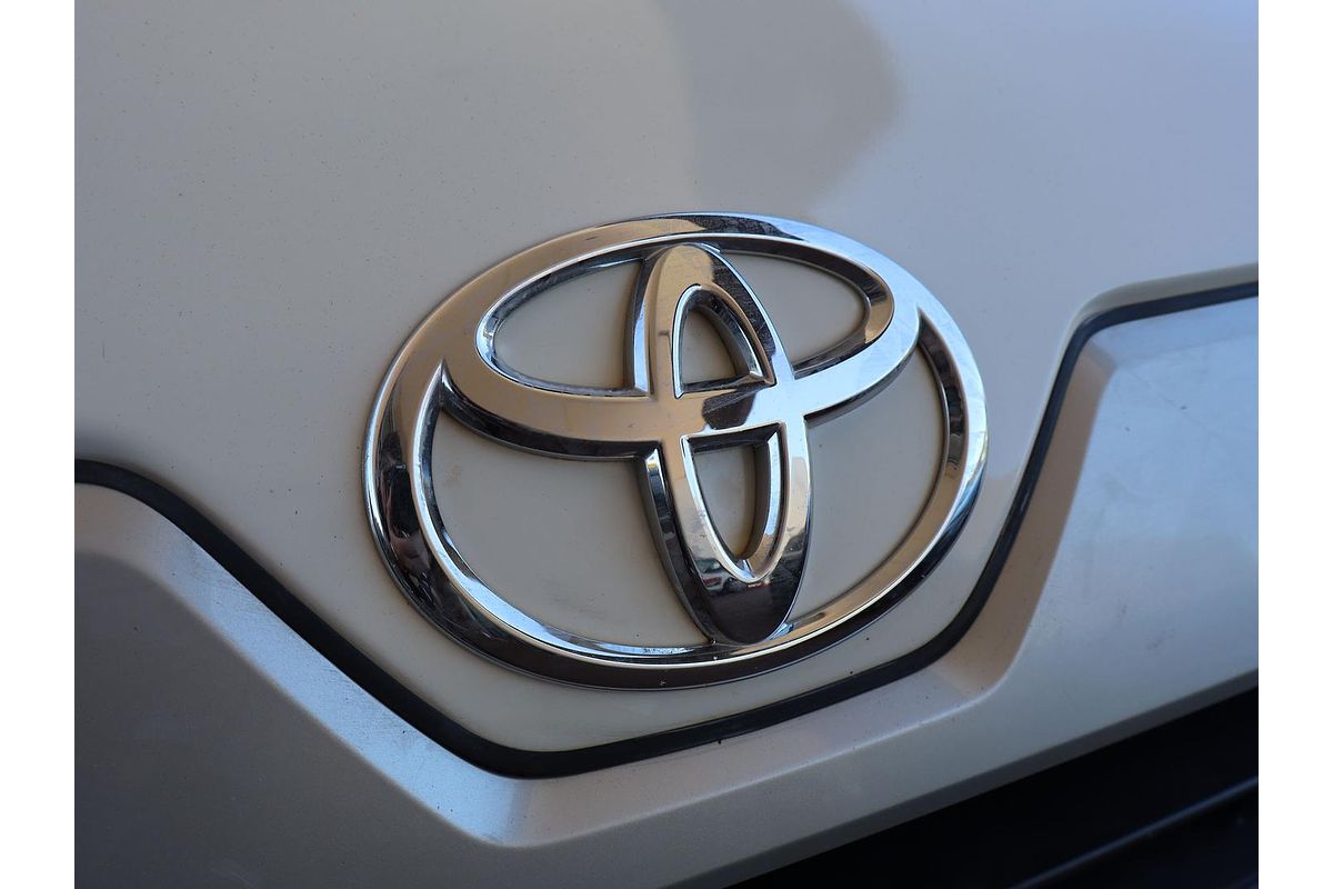 2020 Toyota Hiace Commuter GDH322R ELWB High Roof