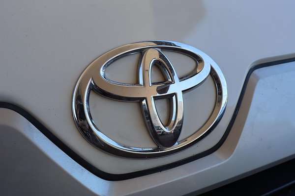 2020 Toyota Hiace Commuter GDH322R ELWB High Roof