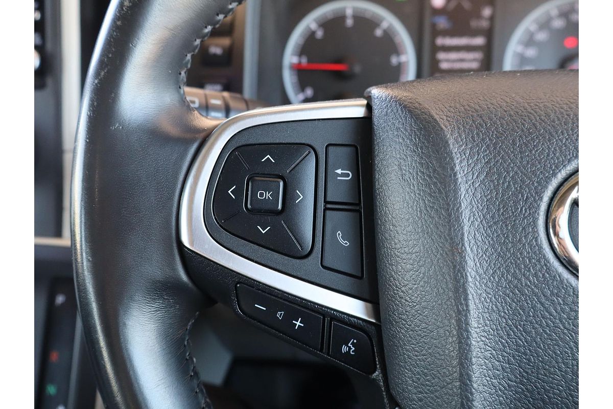 2020 Toyota Hiace Commuter GDH322R ELWB High Roof