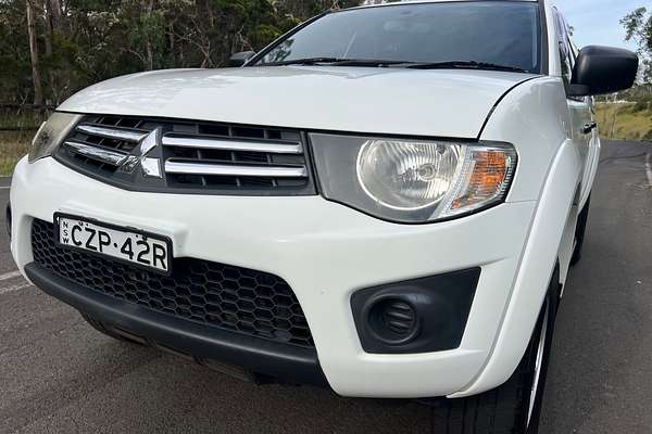 2015 Mitsubishi Triton GLX MN 4X4