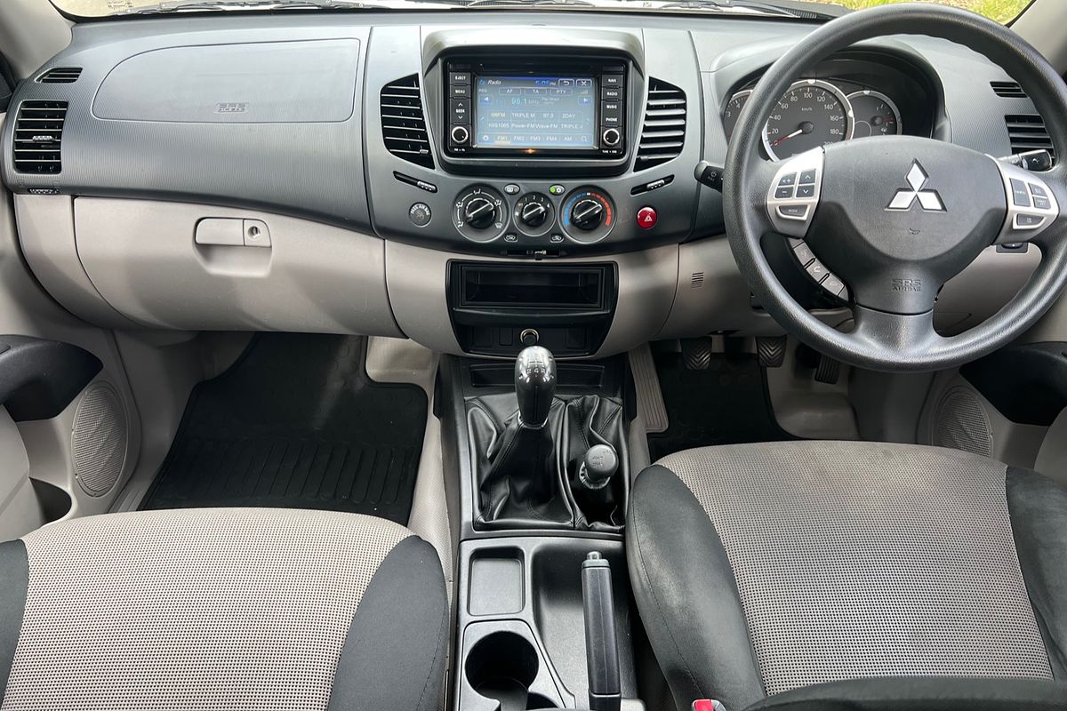 2015 Mitsubishi Triton GLX MN 4X4