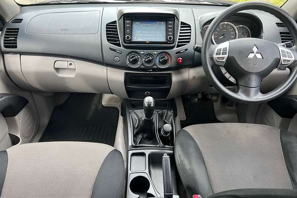 2015 Mitsubishi Triton GLX MN 4X4