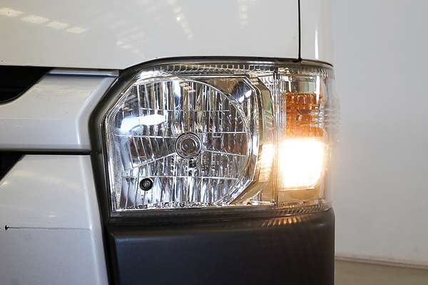 2016 Toyota Hiace TRH201R LWB