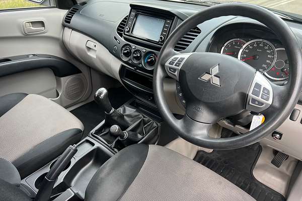 2015 Mitsubishi Triton GLX MN 4X4