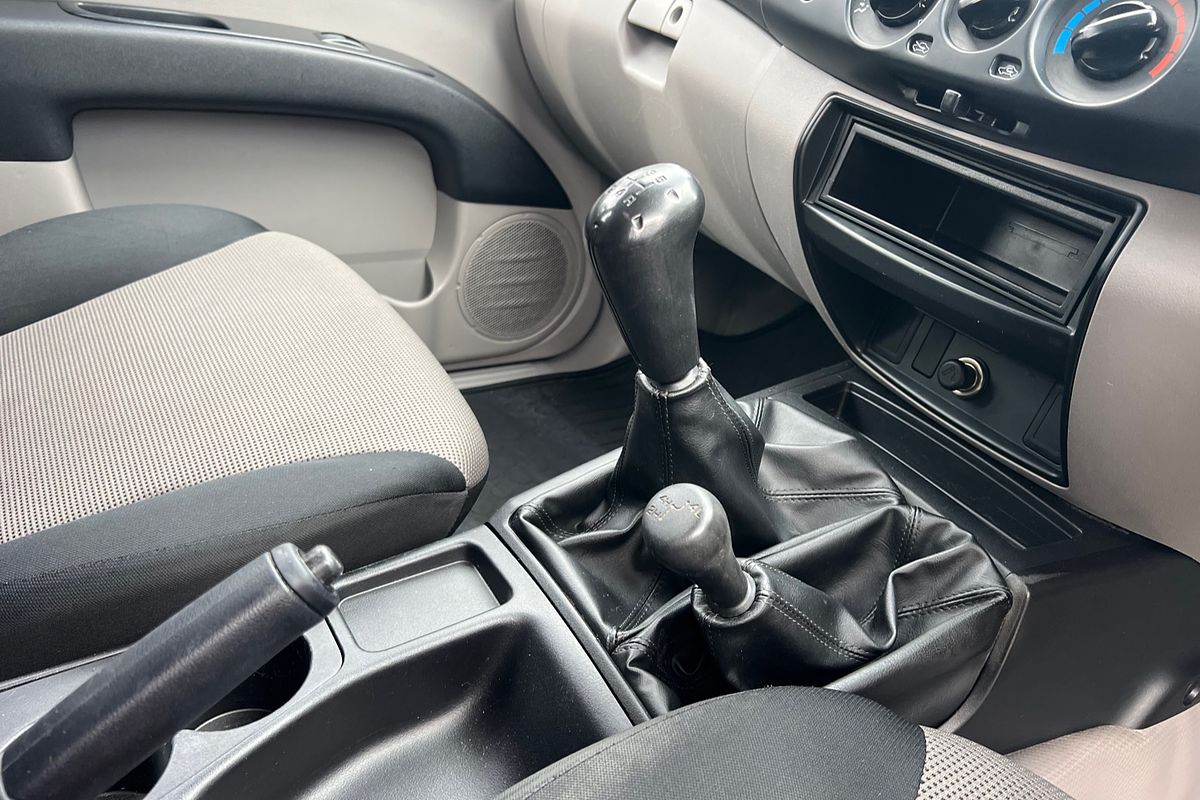 2015 Mitsubishi Triton GLX MN 4X4