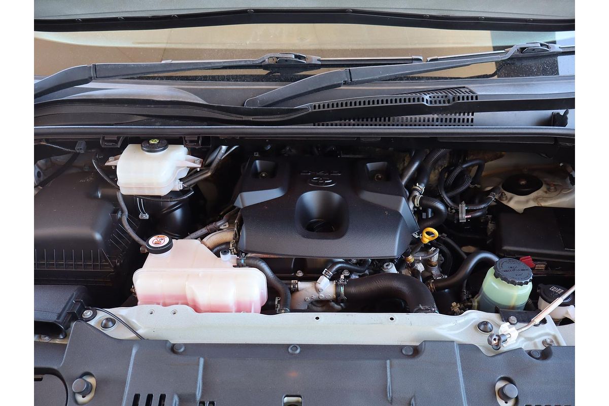 2020 Toyota Hiace Commuter GDH322R ELWB High Roof