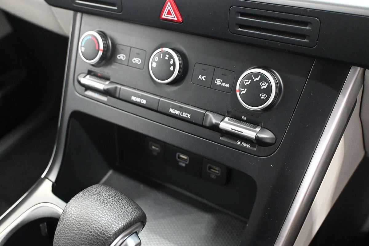 2022 Kia Carnival S KA4