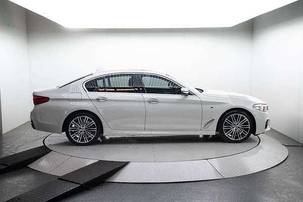 2019 BMW 5 Series 520i Luxury Line G30