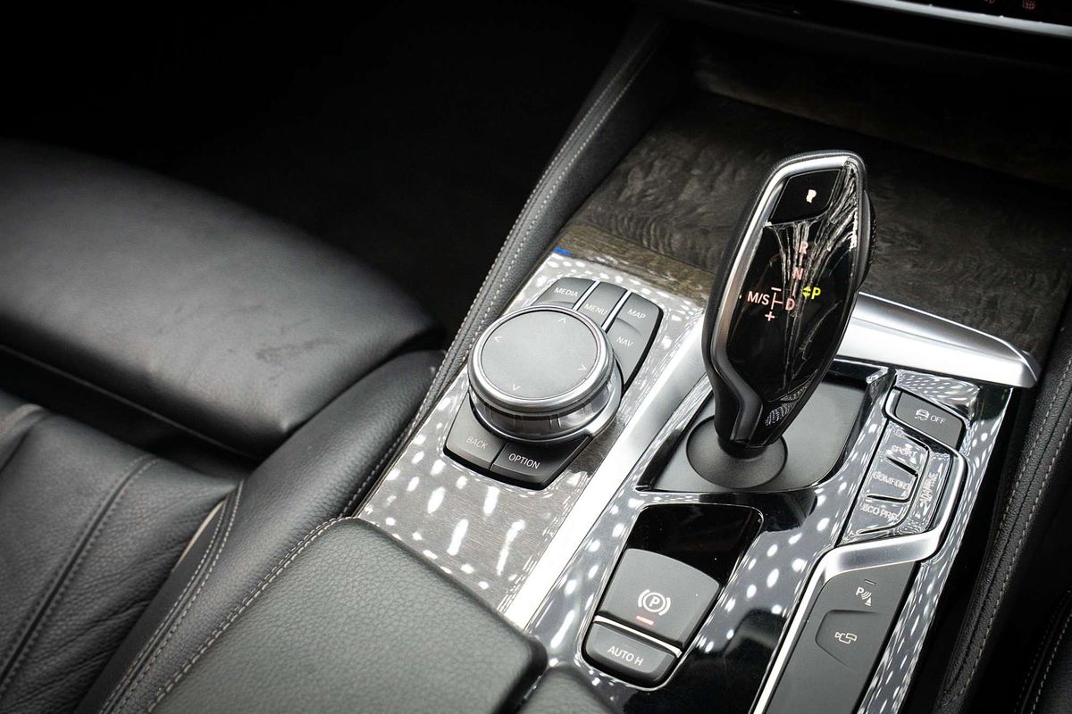 2019 BMW 5 Series 520i Luxury Line G30