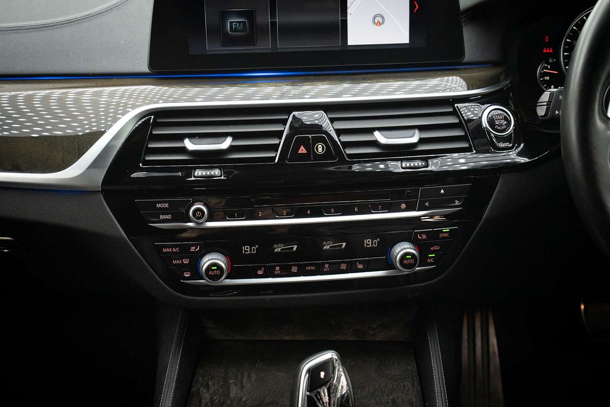 2019 BMW 5 Series 520i Luxury Line G30