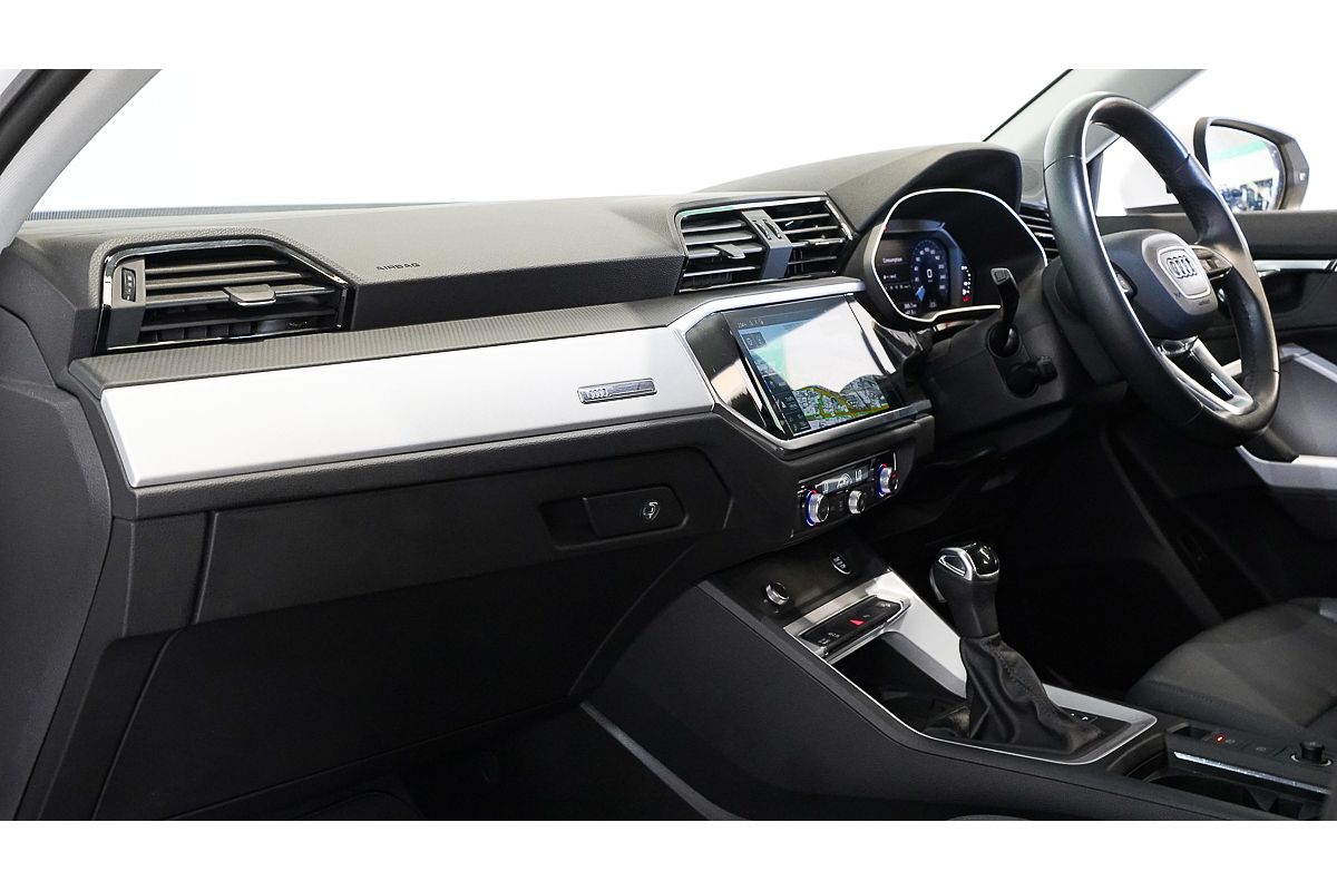 2021 Audi Q3 35 TFSI S line F3