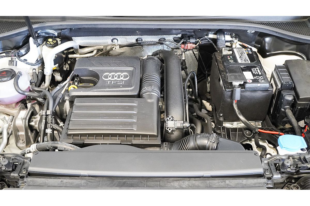 2021 Audi Q3 35 TFSI S line F3