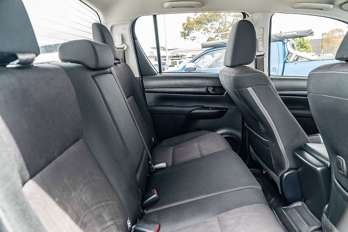 2018 Toyota Hilux SR GUN126R 4X4