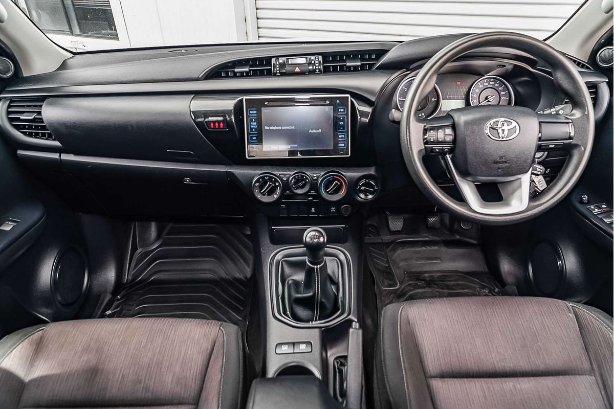 2018 Toyota Hilux SR GUN126R 4X4