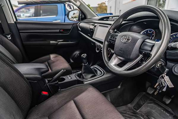 2018 Toyota Hilux SR GUN126R 4X4