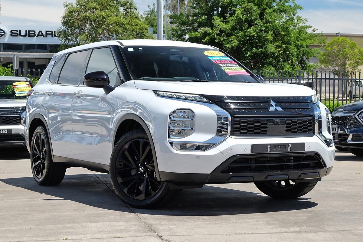 2024 Mitsubishi Outlander Black Edition ZM