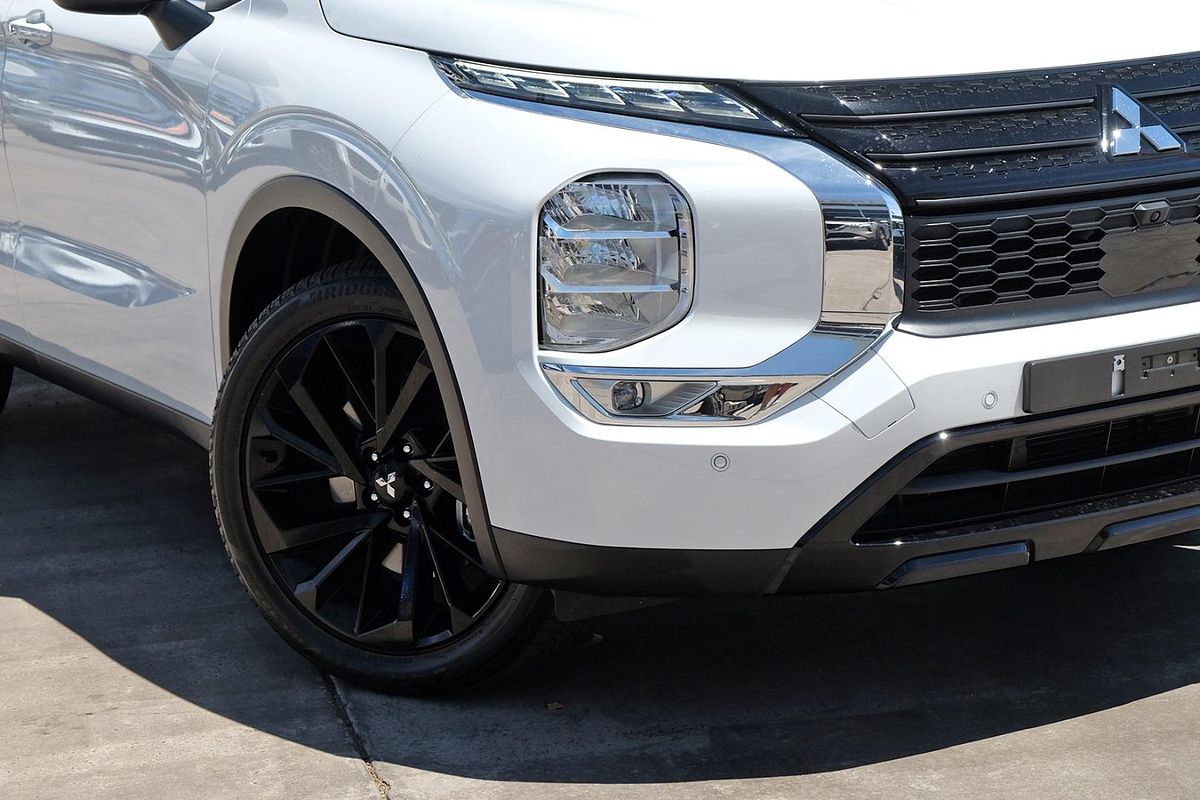2024 Mitsubishi Outlander Black Edition ZM