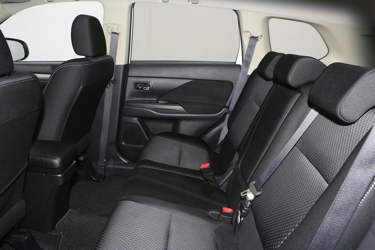 2016 Mitsubishi Outlander LS ZK