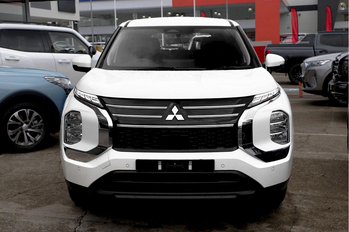 2025 Mitsubishi Outlander ES ZM