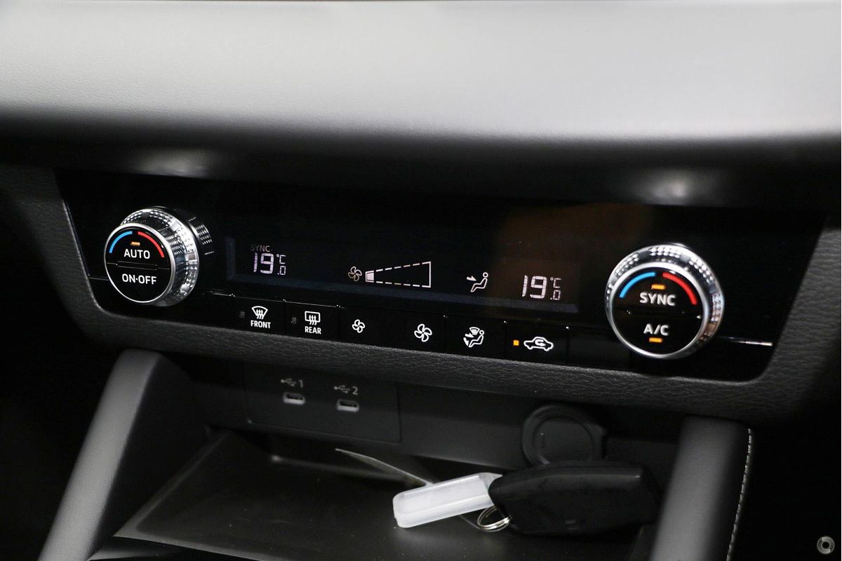 2025 Mitsubishi Outlander ES ZM