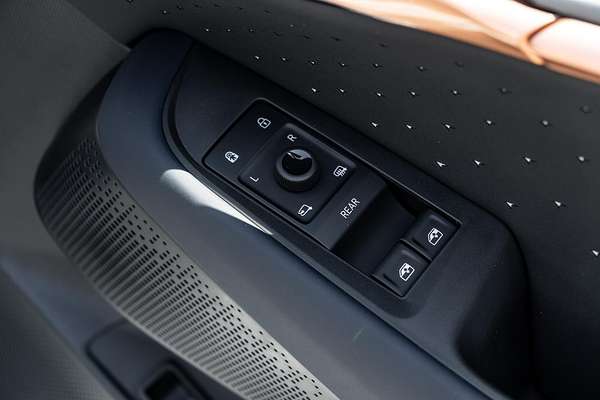 2025 CUPRA Tavascan VZ KR