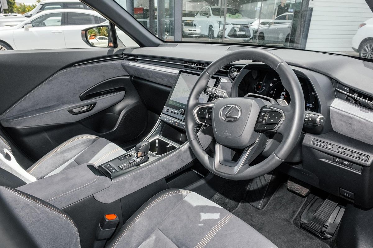 2024 Lexus LBX Sports Luxury MAYH15R