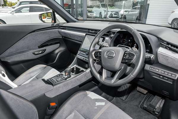 2024 Lexus LBX Sports Luxury MAYH15R