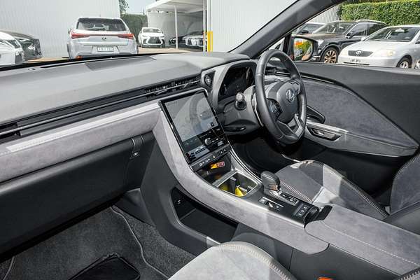 2024 Lexus LBX Sports Luxury MAYH15R