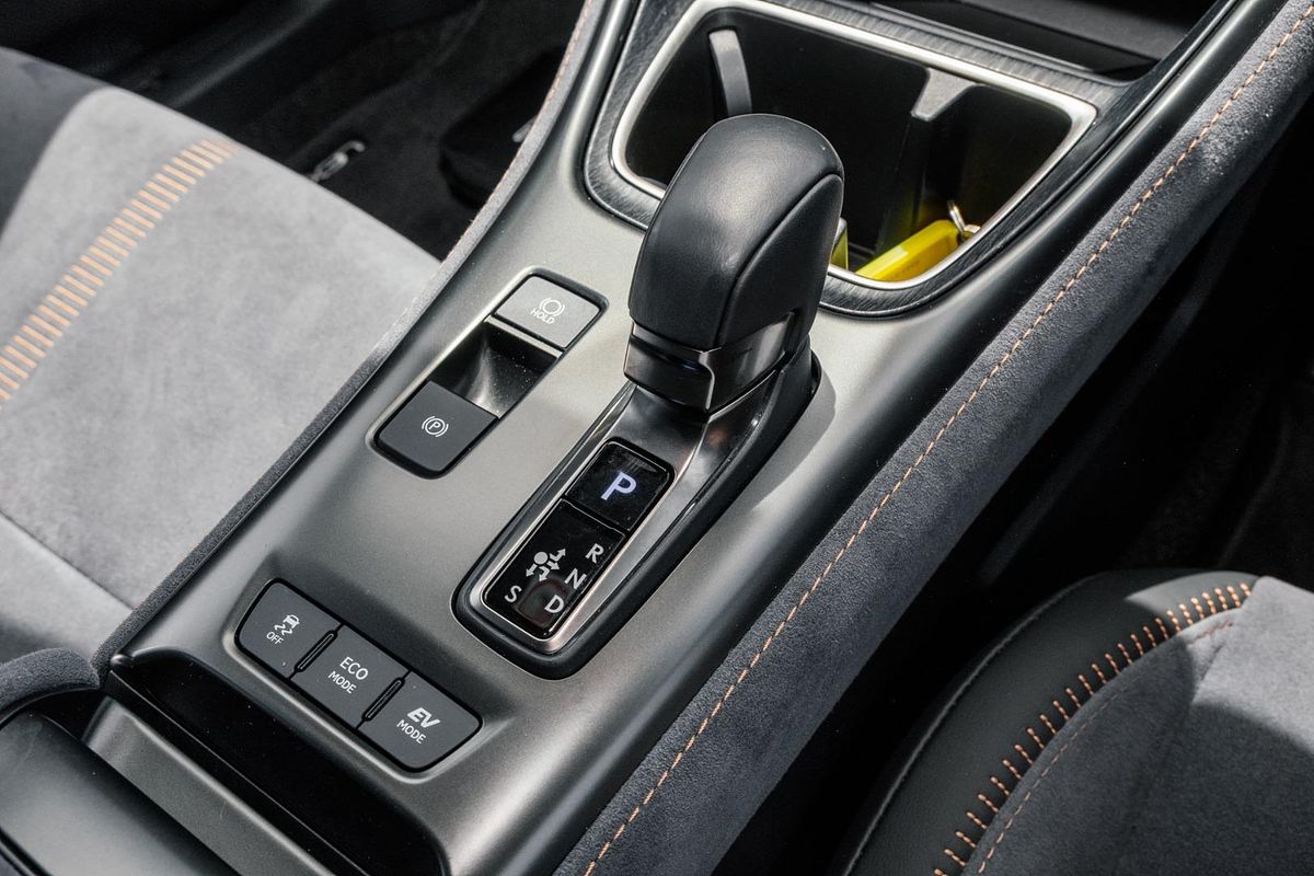 2024 Lexus LBX Sports Luxury MAYH15R