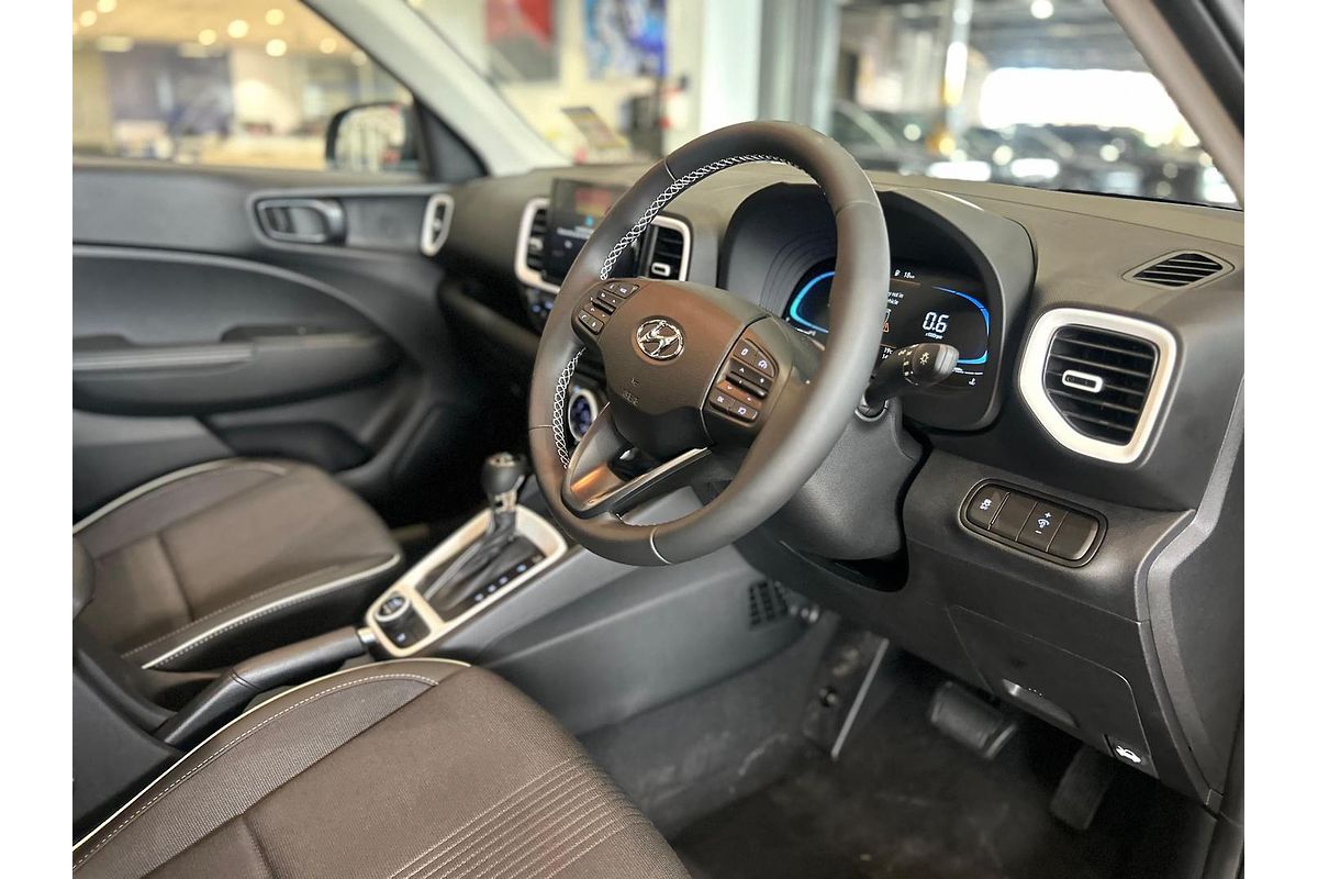 2025 Hyundai Venue Elite QX.V5