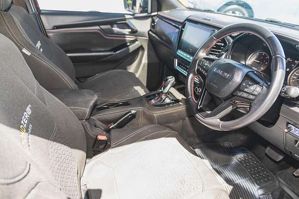 2022 Isuzu D-MAX X-TERRAIN 4X4