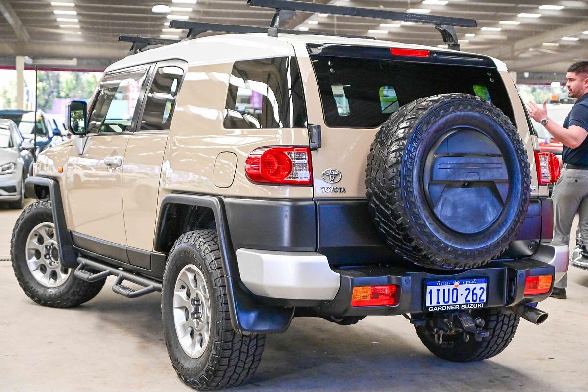 2012 Toyota FJ Cruiser GSJ15R