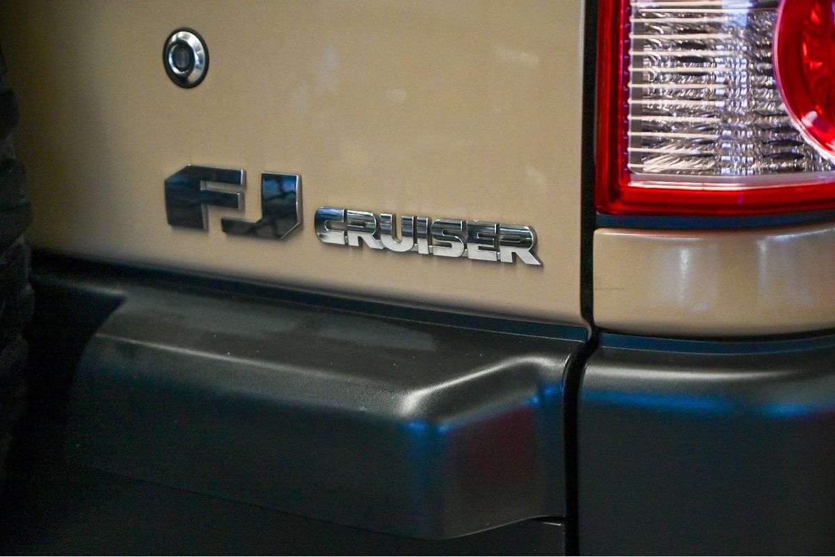 2012 Toyota FJ Cruiser GSJ15R