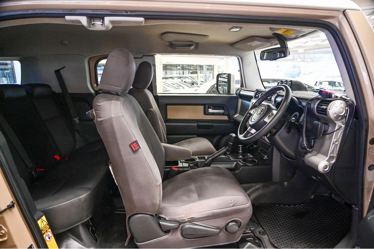 2012 Toyota FJ Cruiser GSJ15R