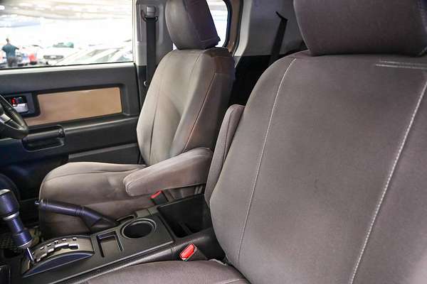 2012 Toyota FJ Cruiser GSJ15R