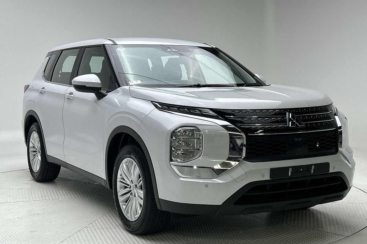 2023 Mitsubishi Outlander ES ZM